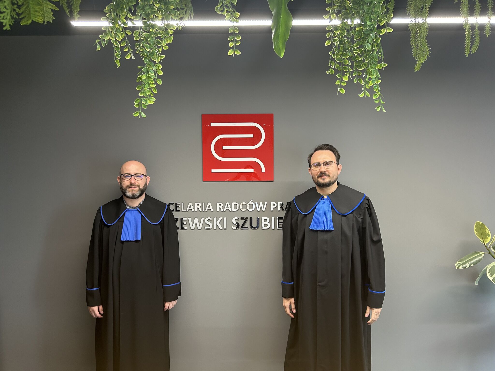 Read more about the article NOWI RADCY PRAWNI W KANCELARII